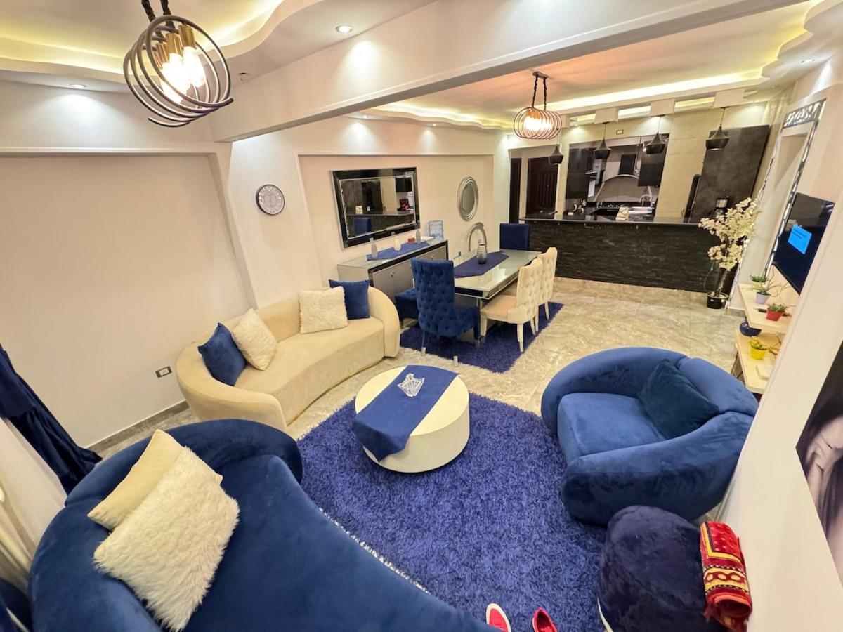 Luxurious 3 Bedrooms With Private Garden Apartment