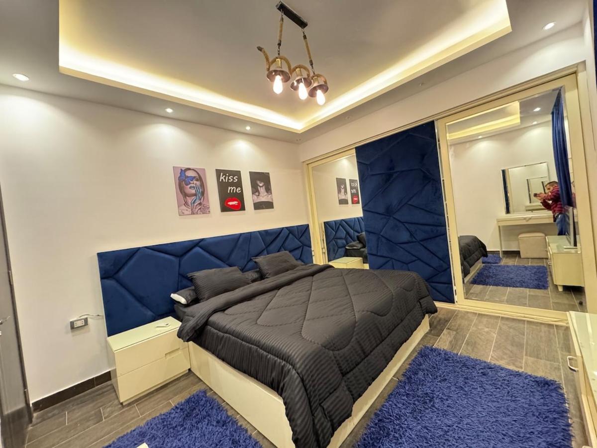 Luxurious 3 Bedrooms With Private Garden Apartment *